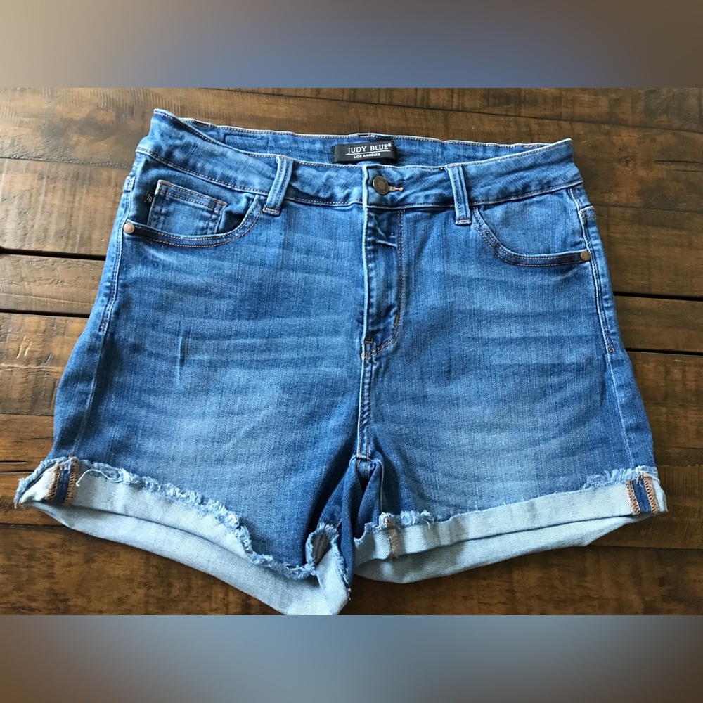 Judy Blue Denim cuffed/ hem shorts XL EUC